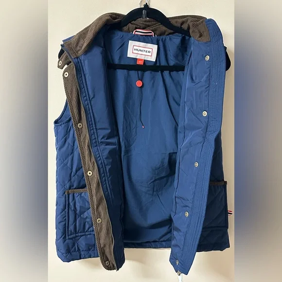 NWT Hunter Quilted Outwear Navy & Brown Corduroy Trim Vest Size S - Picture 3 of 7